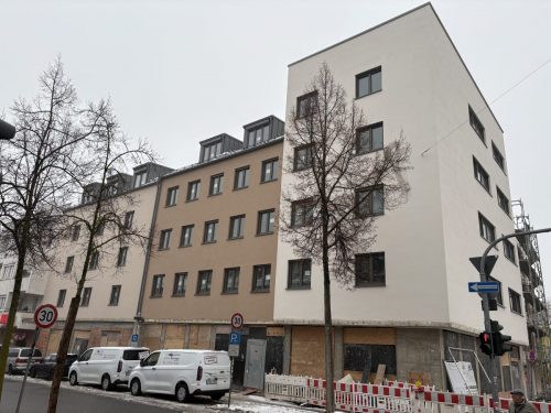 Fassade West Sanierter-Altbau Stand 27.11.25